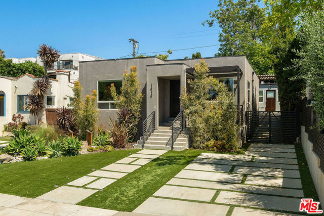 1414 N Coronado Terrace, Los Angeles CA: https://media.crmls.org/mediaz/4ec81ec6-eb45-4a9d-a5bc-007dd244122e.jpg