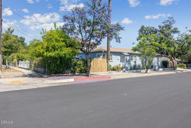 1268 Mentone Avenue, Pasadena CA: https://media.crmls.org/mediaz/4ec86e1a-b0b2-4e25-a834-265bb2da92f6.jpg