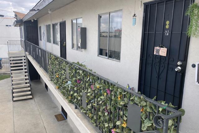 Detail Gallery Image 6 of 20 For 3877 Menlo Ave, San Diego,  CA 92105 - – Beds | – Baths