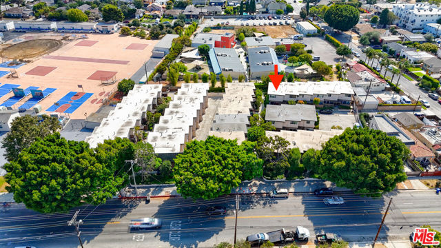 4575 Inglewood Boulevard, Culver City CA: https://media.crmls.org/mediaz/4ec9aaf8-dcc7-437b-8c0f-8375088407a4.jpg