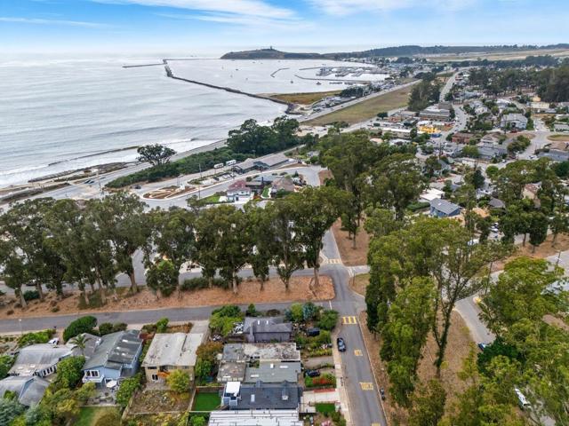 330 Avenue Cabrillo, El Granada CA: https://media.crmls.org/mediaz/4ec9f66f-c2e4-4bd1-9d9a-a1af31f0535e.jpg