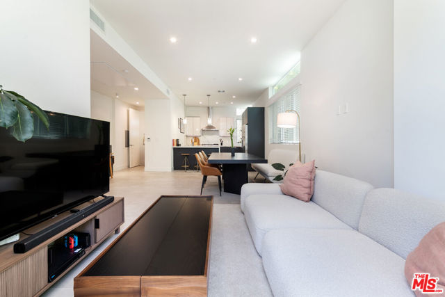 1951 Manning Avenue, Los Angeles CA: https://media.crmls.org/mediaz/4eca173b-016e-4cb2-8b70-36f883d89bea.jpg