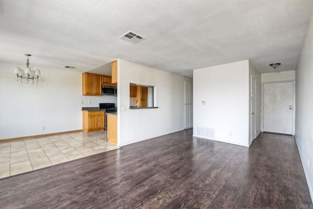 Detail Gallery Image 9 of 25 For 4218 Fiesta Way #3,  Oceanside,  CA 92057 - 2 Beds | 2 Baths