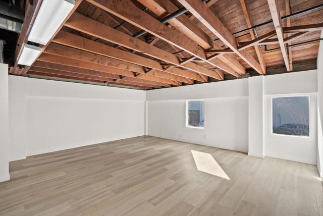 Image 11 of 33 For 558560 Waverley Street