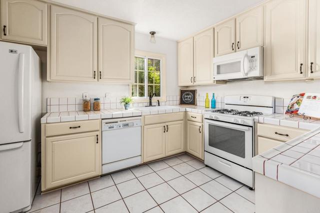 Detail Gallery Image 12 of 43 For 8319 Prospect Ave, Santee,  CA 92071 - 3 Beds | 3 Baths