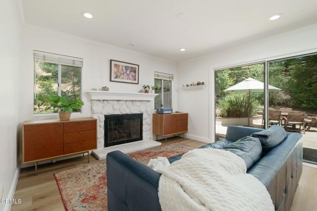 2048 Sierra Mesa Drive, Camarillo CA: https://media.crmls.org/mediaz/4ecc6c7c-0851-4e41-bb43-ac7c625ceea9.jpg