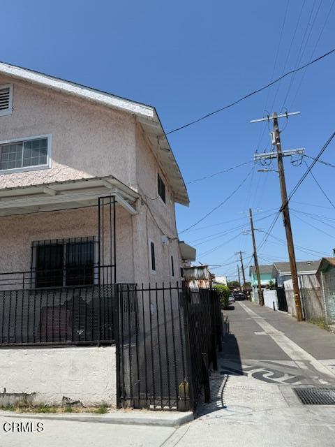 3317 Stanford Avenue, Los Angeles CA: https://media.crmls.org/mediaz/4eccdf45-6196-4b81-b7f6-2050cb4d1adb.jpg