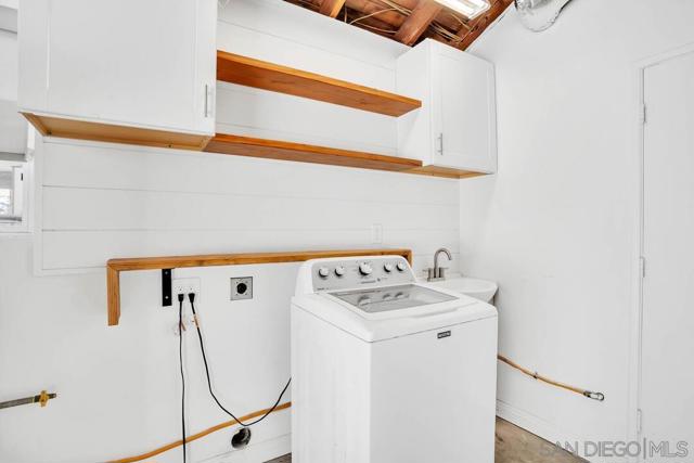 8060 Lemon Ave, La Mesa CA: https://media.crmls.org/mediaz/4ecd59d8-90b7-40e7-940c-b0f4df8aff75.jpg