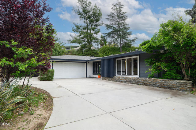 Detail Gallery Image 3 of 34 For 1445 Washburn Rd, Pasadena,  CA 91105 - 3 Beds | 2 Baths