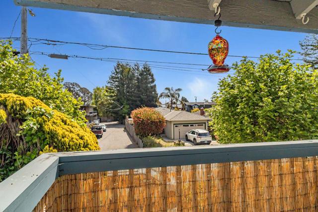1925 46th Avenue, Capitola CA: https://media.crmls.org/mediaz/4ecd6f75-97a2-4f6d-af0a-d7a103074dcb.jpg