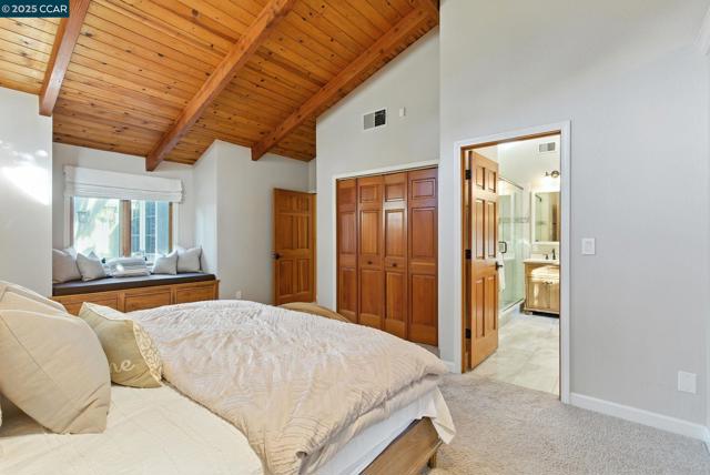 15 Ardmore Ct, Pleasant Hill CA: https://media.crmls.org/mediaz/4ece0c67-4cf7-4496-994a-33e495c3d3bc.jpg