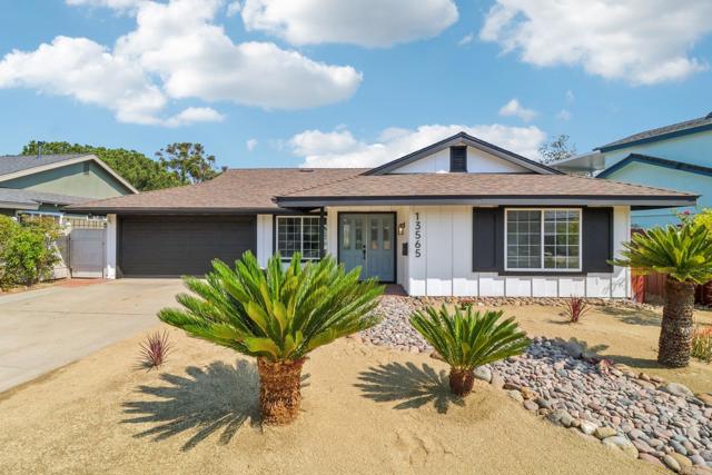 Detail Gallery Image 1 of 20 For 13565 Pequot Dr, Poway,  CA 92064 - 3 Beds | 2 Baths