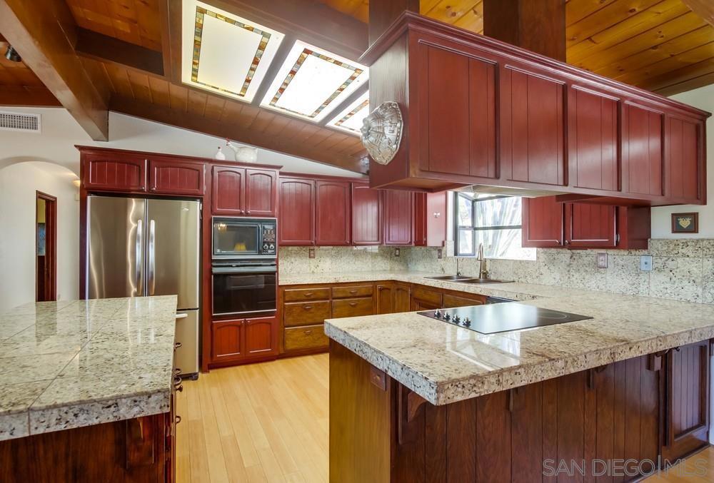 MLS #250035021SD image #9