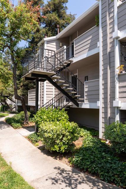 300 Stonegate Circle, San Jose CA: https://media.crmls.org/mediaz/4ed000d2-edd6-4029-a541-384c74305250.jpg