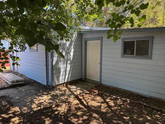 865 Old Canyon Road, Fremont CA: https://media.crmls.org/mediaz/4ed02c2b-aef0-42fd-bc39-37b651180ac4.jpg