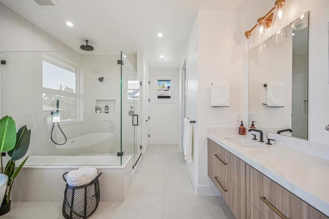 980 Lucky Avenue, Menlo Park CA: https://media.crmls.org/mediaz/4ed0a71f-acad-4962-9040-3154e91eba8c.jpg