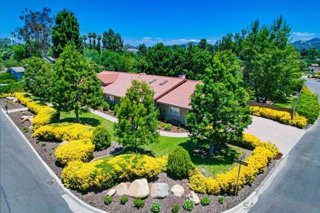16657 Valle Verde Rd, Poway CA: https://media.crmls.org/mediaz/4ed1126c-ad5e-4b93-94c6-8e9083374704.jpg