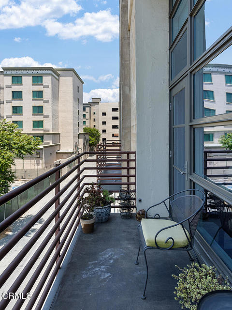 Detail Gallery Image 6 of 19 For 125 N Raymond Ave #210,  Pasadena,  CA 91103 - 1 Beds | 1/1 Baths