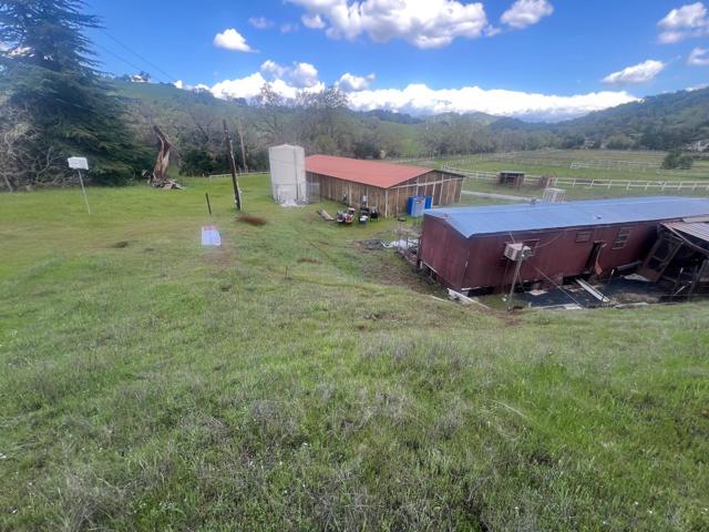 5390 Little Uvas Road, Morgan Hill CA: https://media.crmls.org/mediaz/4ed22a5b-b5fc-405b-88d8-c104bdb71cb3.jpg