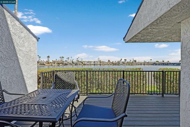 5727 Cutter Loop, Discovery Bay CA: https://media.crmls.org/mediaz/4ed2417a-8322-4f12-9080-e6ea4932cece.jpg
