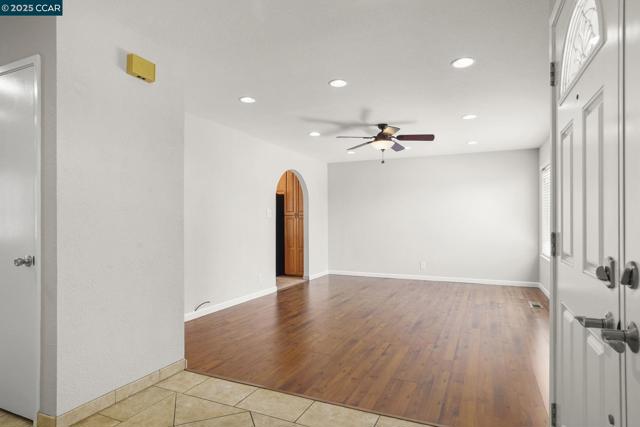 89 Cormorant Court, Martinez CA: https://media.crmls.org/mediaz/4ed3104d-f37b-4583-8857-cea55f5f1450.jpg