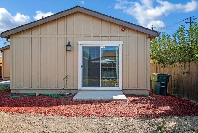 120 Santa Ana Road, Hollister CA: https://media.crmls.org/mediaz/4ed3827c-00df-4f2f-bd24-b5a76743db75.jpg