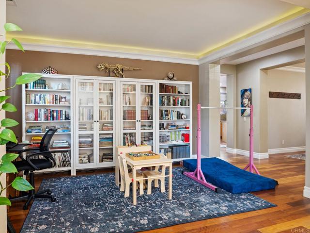 1176 Parkview Drive, Oceanside CA: https://media.crmls.org/mediaz/4ed40806-69c3-4aae-880d-37f39d477726.jpg