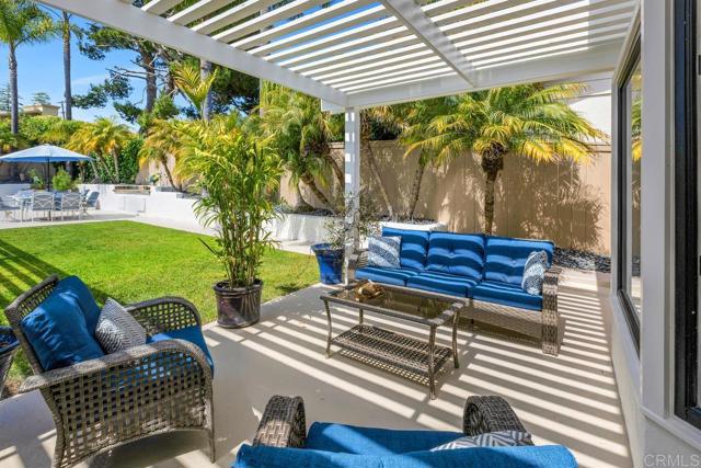 5918 Germaine Lane, La Jolla CA: https://media.crmls.org/mediaz/4ed42ae3-33ea-41dd-bbbc-692940bf6f72.jpg