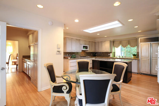 1148 COLDWATER CANYON Drive, Beverly Hills CA: https://media.crmls.org/mediaz/4ed474d9-44f5-49fa-be66-e194c3d33f67.jpg