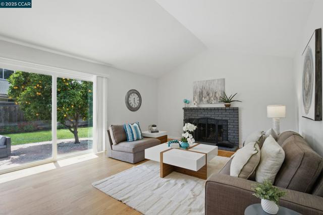 17 Bliss Ct., Pleasant Hill CA: https://media.crmls.org/mediaz/4ed488e7-748f-4062-a4b7-8b3a1c176cc4.jpg