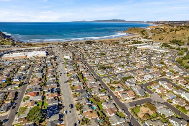 776 Linda Mar Boulevard, Pacifica CA: https://media.crmls.org/mediaz/4ed4c079-ad59-43b3-8add-017aee14040f.jpg