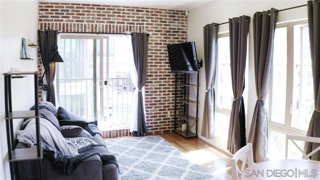 450 J St - photo 2
