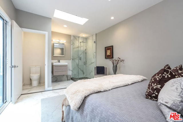 9016 Dicks Street, West Hollywood CA: https://media.crmls.org/mediaz/4ed5f4ab-e7bd-42ab-9626-6d6058bccdbc.jpg