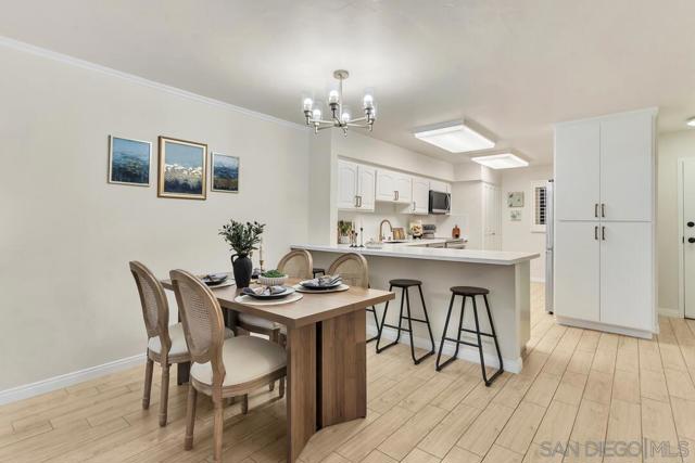 2600 Torrey Pines Rd, La Jolla CA: https://media.crmls.org/mediaz/4ed64ebe-d2b4-42cb-b4ab-20d9ba145461.jpg