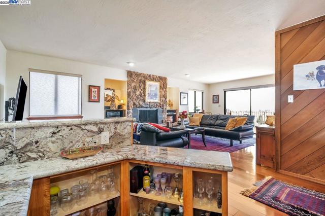 31865 Chicoine Ave, Hayward CA: https://media.crmls.org/mediaz/4ed6b685-e890-4b9e-bd98-9d39d3f6e8a2.jpg