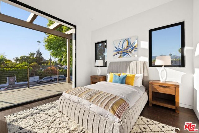 900 N Vista Street, Los Angeles CA: https://media.crmls.org/mediaz/4ed6f4aa-2326-45f9-87af-2dc8c064f9f5.jpg