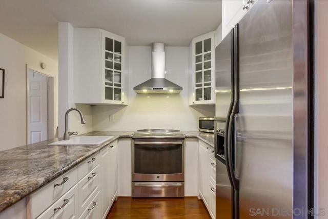 2609 Pico Pl, San Diego CA: https://media.crmls.org/mediaz/4ed7737b-df29-406d-84c3-88042445e99a.jpg