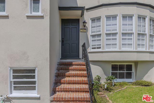2547 Canyon Drive, Los Angeles CA: https://media.crmls.org/mediaz/4ed87f0f-bfe3-4b7a-8be5-a28fd1dce967.jpg