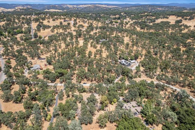 3748 Baldwin Drive, Placerville CA: https://media.crmls.org/mediaz/4ed8ee7f-e79f-4c61-b505-bd8c69ec6717.jpg