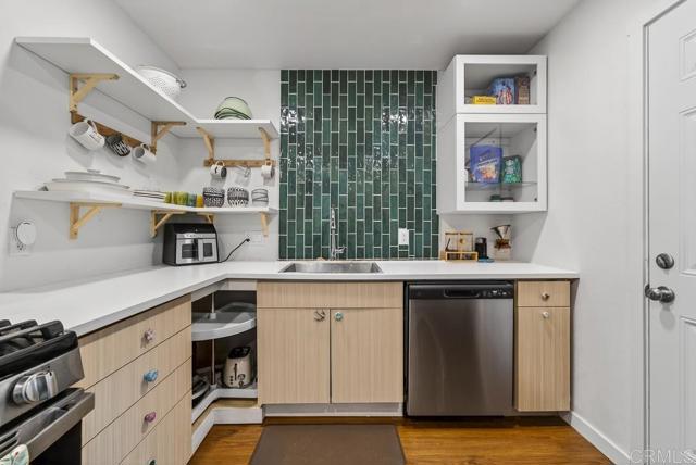 Detail Gallery Image 11 of 34 For 1010 San Juan St, Oceanside,  CA 92058 - 3 Beds | 1 Baths