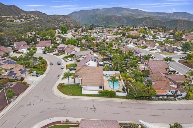 2071 Monaco Ct, El Cajon CA: https://media.crmls.org/mediaz/4eda5ab0-7f0d-47f2-ae97-dfac4b161174.jpg