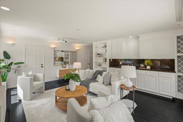 14228 Amherst Court, Los Altos Hills CA: https://media.crmls.org/mediaz/4edac2bb-d584-4d62-87cb-2829ddd9201b.jpg