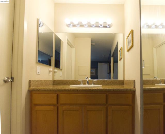 2915 N Texas St, Fairfield CA: https://media.crmls.org/mediaz/4edb4a66-1f8d-4606-9fd2-b13601bd3e93.jpg
