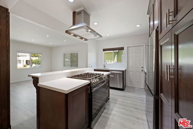 2926 S West View Street, Los Angeles CA: https://media.crmls.org/mediaz/4edb7c06-2995-4a99-8961-89564b2680a8.jpg