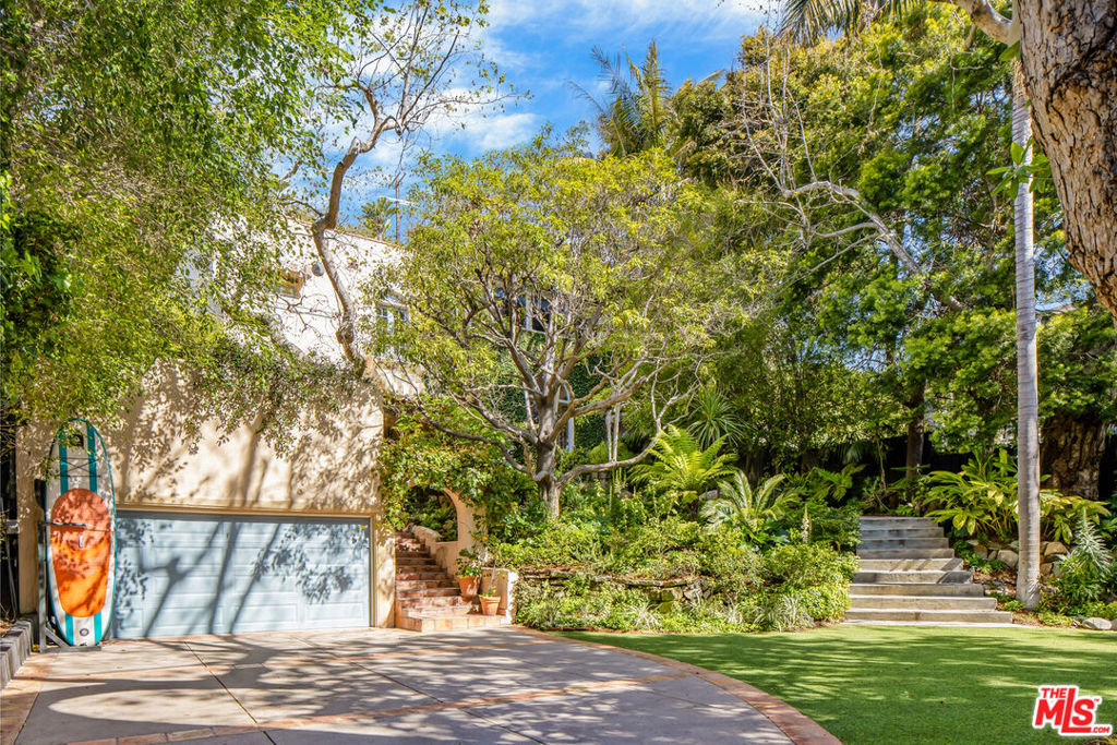 175 W Channel Road, Santa Monica, CA 90402