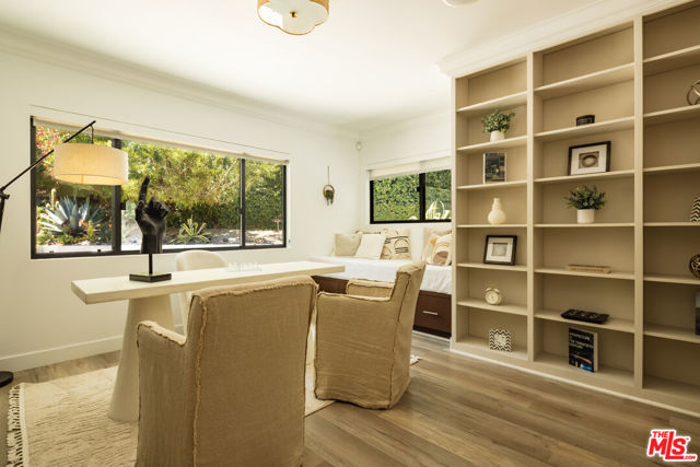 9991 Liebe Drive, Beverly Hills CA: https://media.crmls.org/mediaz/4edbf928-f5b3-4c07-b2f9-7910775e91ff.jpg