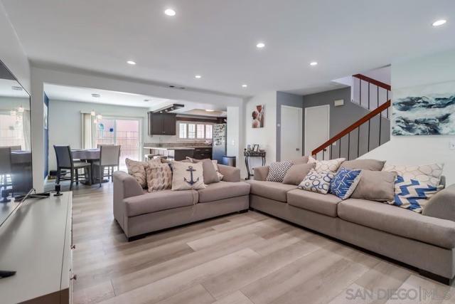 1737 Melrose Ave, Chula Vista CA: https://media.crmls.org/mediaz/4edc7e9e-ca31-4376-816a-9a2fda78c67f.jpg
