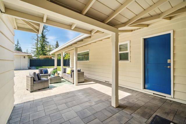 660 Giralda Drive, Los Altos CA: https://media.crmls.org/mediaz/4edc87bd-44d6-43bd-a2d4-078a91179c5e.jpg