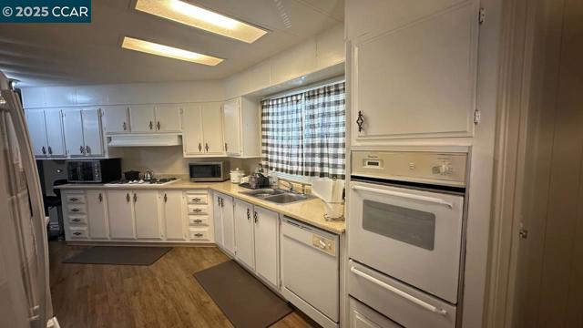 367 Ravine Cir, Rancho Cordova CA: https://media.crmls.org/mediaz/4edca8e8-4ec1-4f95-a47a-583e5f1a7a38.jpg