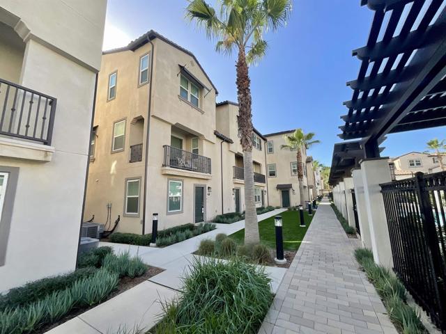 Detail Gallery Image 27 of 45 For 419 Atlas, Escondido,  CA 92025 - 2 Beds | 2/1 Baths